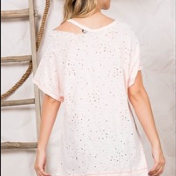 SHORT Raglan Sleeve Round Neck Ripped Detail Tunic Top. Peach Color - Picture 5 of 6